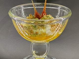 Мацоні з медом та горіхами