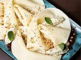 Сулугуні з шором та соусом Ткемалі