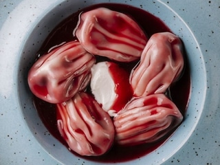 Міні-хінкалі з вишнею, домашнім киселем та пісним мацоні