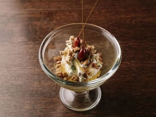 Пісний мацоні з медом та горіхами