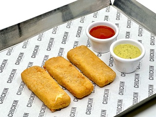 3x Cheese + 1 sauce