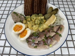 Оселедцевий сніданок