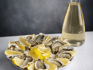Дюжина устриць + карафа просекко