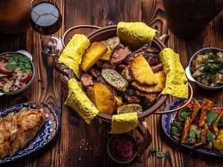 Грузинське застілля на чотирьох