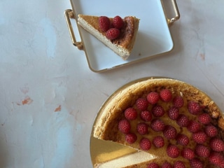 Sernik baskijski karmelowy