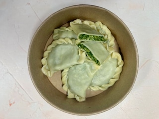 Pierogi ze szpinakiem i twarogoiem 1 szt,