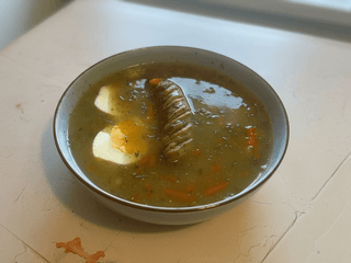 Żurek z jajkiem i białą kiełbasą 0,9 l