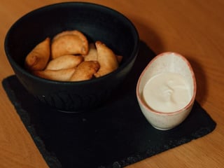 Smażone warenyky z mięsem i sosem do wyboru