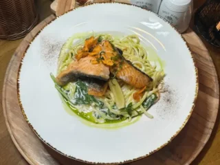 Smotanové Spaghetti s grilovaným lososom - Novinka