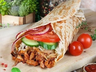 Tortilla duża z sosem mango - chilli