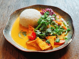 MANGO KARI - TOFU + NÁPOJ