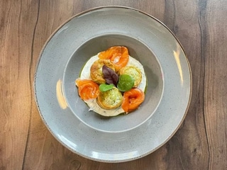 Шпинатні сирники з лососем