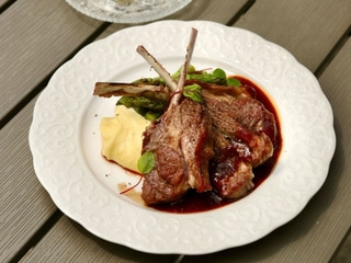 New Zealand Lamb Chops served with mached potato, grilled asparagus and truffle jus