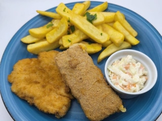 Menu 4 – 200g DUO CUCABAMBA (vyprážaný kurací rezeň, vyprážaný syr), 160g steakové hranolky, šalát COLESLAW  1.3.7. 