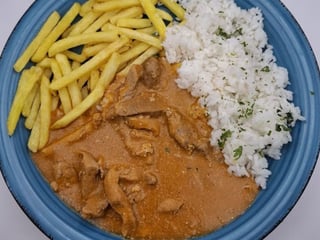Menu 1 – 150g Bravčový stroganov, 200g dusená ryža/hranolky  1.7.                                                                                                                                    