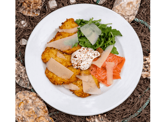 Placki ziemniaczane z łososiem gravlax