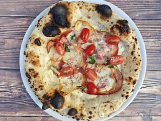 Pizza PROVOLA AFFUMICATA E PANCETTA