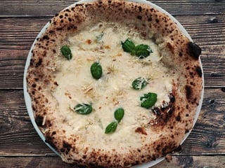 Pizza QUATRO FORMAGGI