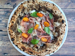 Pizza PROSCIUTTO CRUDO E TARTUFO