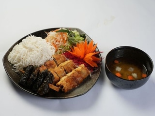Bún nem rán, chả lá lốt
