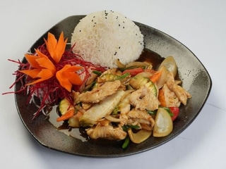 Cơm gà xào sả ớt