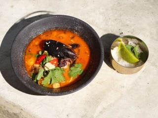 Том Ям з морепродуктами