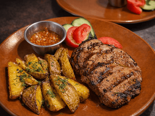 WIEPRZOWINA PIECZONA NA GRILLU