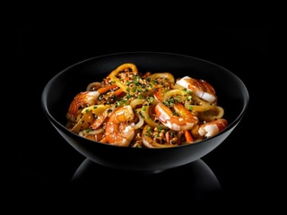 Pikantně-sladký udon s krevetami