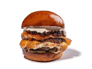 Дабл зі смаженим сиром та трюфельним соусом