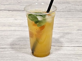 Limonáda mango-broskev