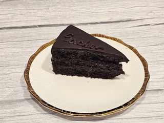 Sacher dort