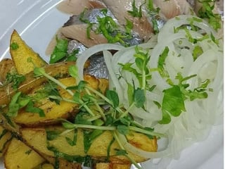 Оселедець з картоплею по -селянські