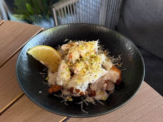 Окунь «Crispy» в вершковому соусі 