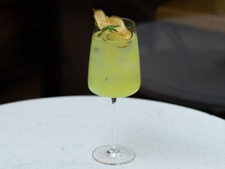 PEAR YUZU SPRITZ