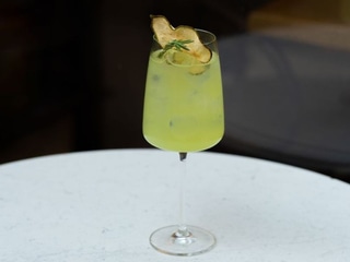 VIRGIN PEAR SPRITZ