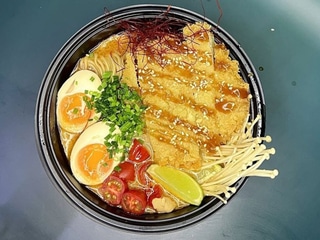 Tom Yum Ramen z kurczakiem 🍜