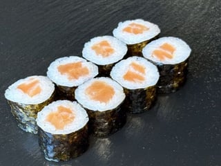 Hosomaki z łososiem (8 szt.)
