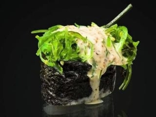 Gunkan Goma Wakame (1 szt.)