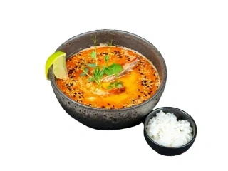 TOM YUM CU CREVEȚI, SAINT JACQUES ȘI FRUCTE DE MARE