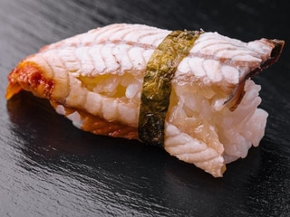NIGIRI ȚIPAR