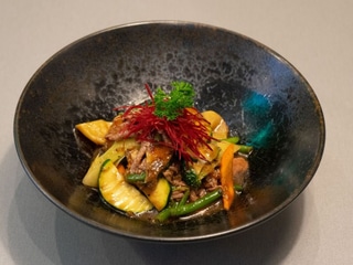 49a. Beef Spicy Rice - Černý pepř