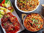 Pekingi kana + juurviljad ja munanuudlid + juurvilja kevadrullid