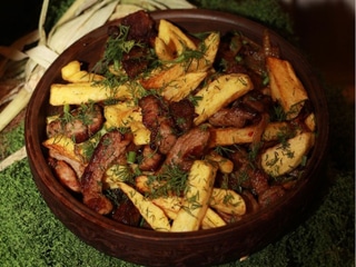 Піджарка з картоплею та свининою