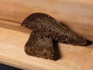 Хлібчик темний