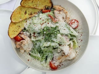 Caesar mit Hühnchen