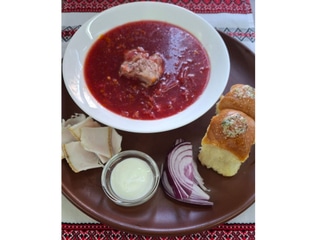 Борщ український з пампушками