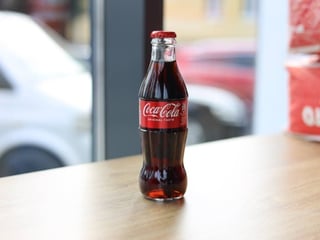 COCA-COLA  у склі