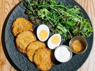 Картопляні деруни з щучою ікрою