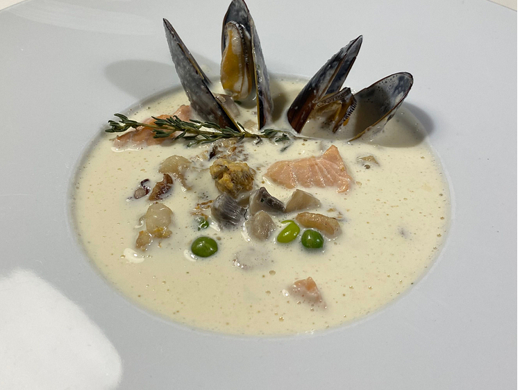 Вершковий суп з морепродуктами