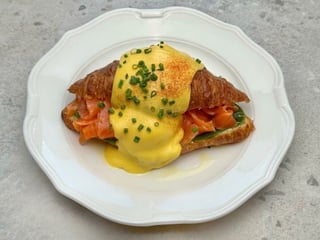 Яйця Бенедикт з лососем